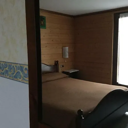Ciori Hotel 2*